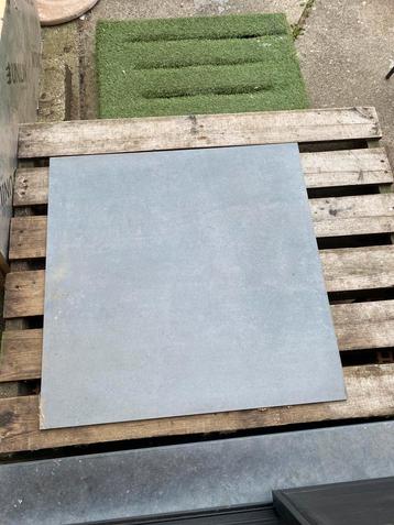 Terras tegel blauw/grijs beschikbaar voor biedingen