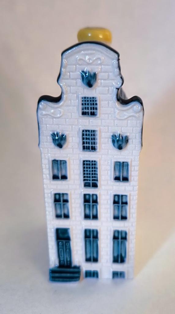 KLM huisje nr. 56 Herengracht 64 in Amsterdam."De Werelt", Ophalen