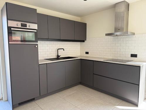 Complete keuken, Huis en Inrichting, Keuken | Complete keukens, Gebruikt, Hoekkeuken, Zwart, Kunststof, Greeploos, Ophalen