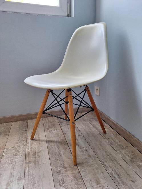 8 stoelen - Eames replica - design stoelen, Maison & Meubles, Chaises, Utilisé, Cinq, Six Chaises ou plus, Bois, Synthétique, Métal