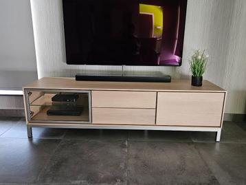 TV kast in stevige kwaliteit beschikbaar voor biedingen