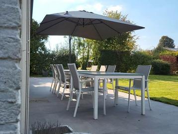 Glazen Tuintafelset 2 tafels met 10 stoelen + extra kussens beschikbaar voor biedingen