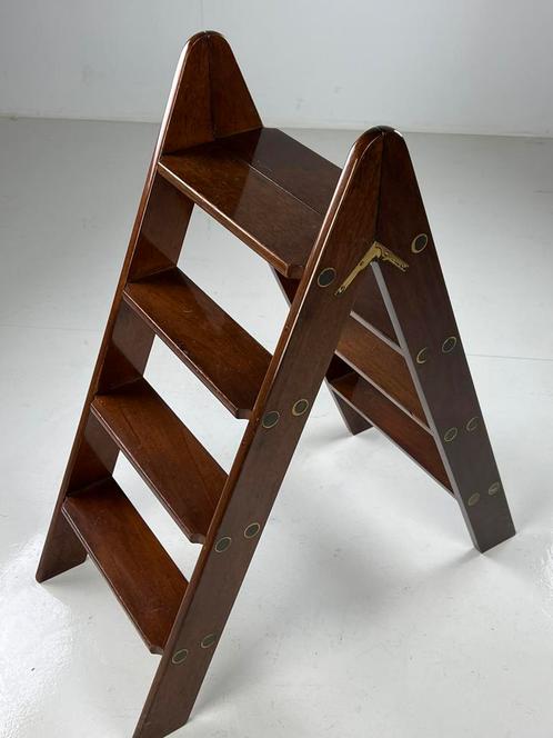 Bibliotheek trapje Mahonie antiek, Doe-het-zelf en Bouw, Ladders en Trappen, Ophalen of Verzenden