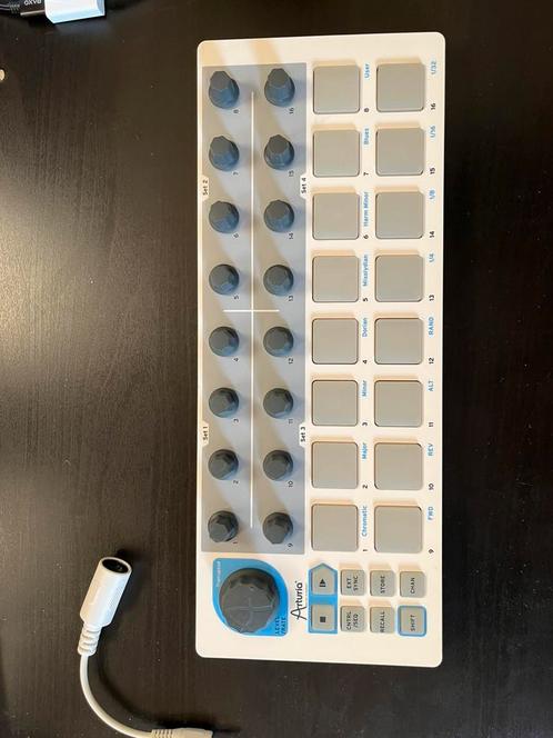 Arturia BeatStep - USB MIDI Pad Controller & Sequencer, Muziek en Instrumenten, Midi-apparatuur, Zo goed als nieuw, Ophalen of Verzenden