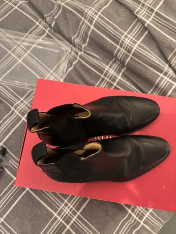 Italiaanse echte lere schoenen beschikbaar voor biedingen