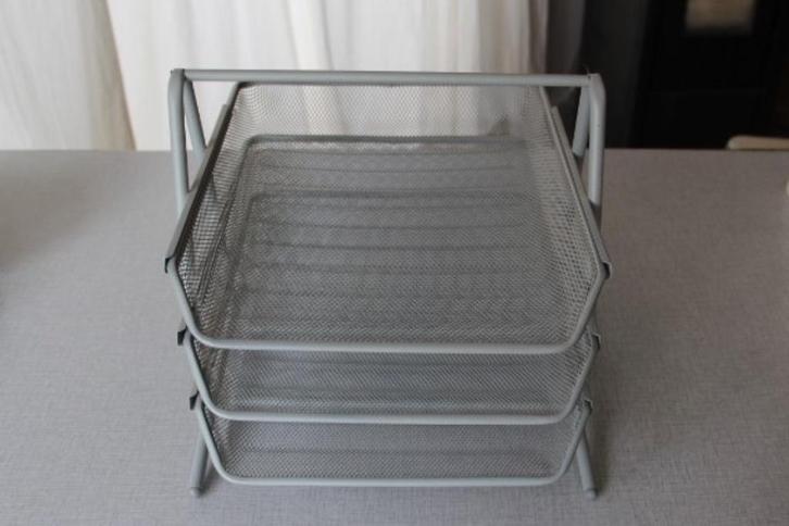 Corbeille / Bacs à courrier en métal 3 étages, Divers, Accessoires de bureau, Utilisé, Enlèvement ou Envoi