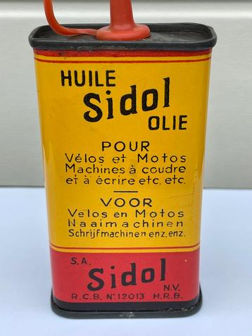 Oud olieblik Sidol olie beschikbaar voor biedingen