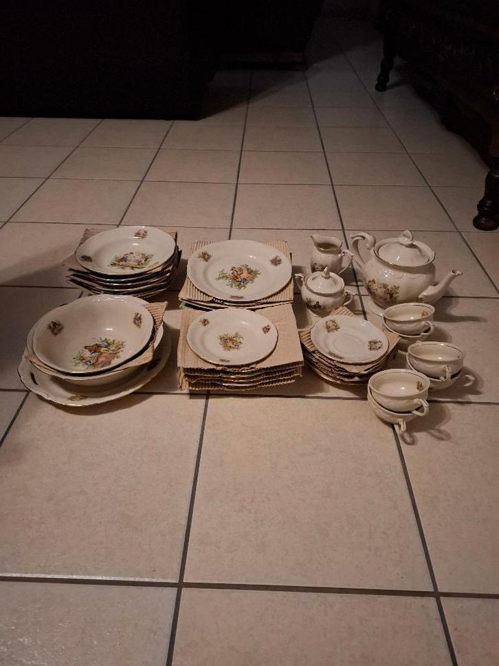 Koffie- en eetservies "Tulowice", Maison & Meubles, Cuisine | Vaisselle, Neuf, Service complet, Autres styles, Porcelaine, Enlèvement
