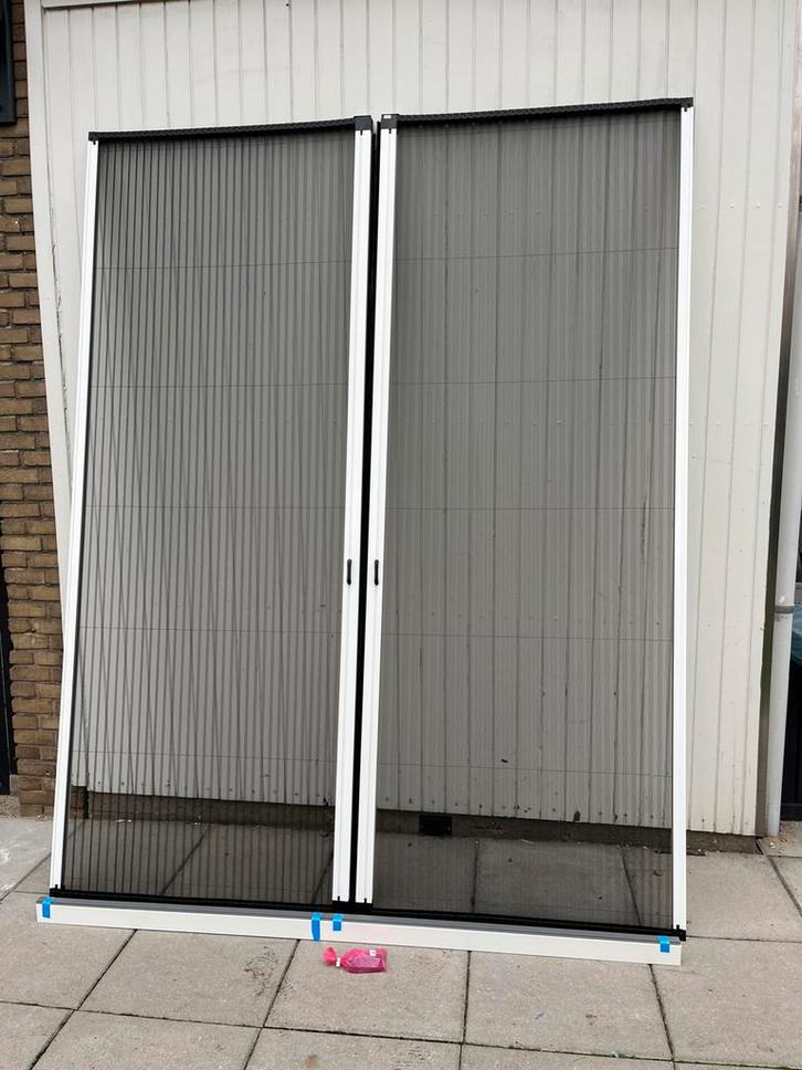 Luxaflex hordeuren in plissé (nieuw) 256x197 (dubbelzijdig), Doe-het-zelf en Bouw, Raamkozijnen en Schuifdeuren, Nieuw, 225 cm of meer