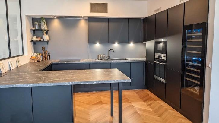 Cuisine complète à vendre – Excellent état !, Maison & Meubles, Cuisine | Cuisines complètes, Comme neuf, Cuisine en U, Noir, Synthétique