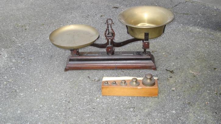 A Vendre BALANCE ROBERVAL, Antiek en Kunst, Antiek | Gereedschap en Instrumenten, Ophalen
