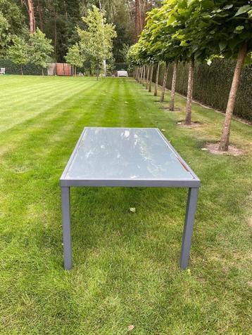 Tuintafel 160x90 aluminium met gehard glas beschikbaar voor biedingen