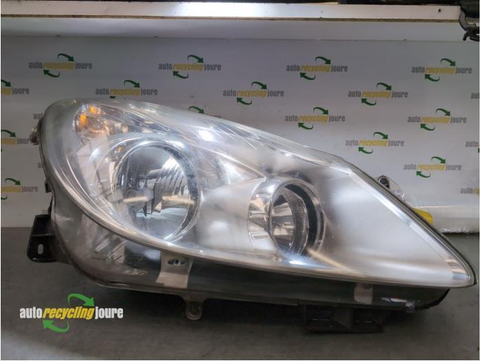 Phare droit d'un Opel Corsa, Autos : Pièces & Accessoires, Éclairage, Opel, Utilisé, 3 mois de garantie