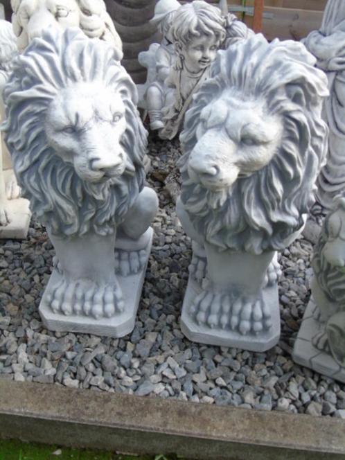 statue paire de lion assis en pierre pat G ET D, lot de 2 !, Jardin & Terrasse, Statues de jardin, Neuf, Animal, Pierre, Enlèvement ou Envoi