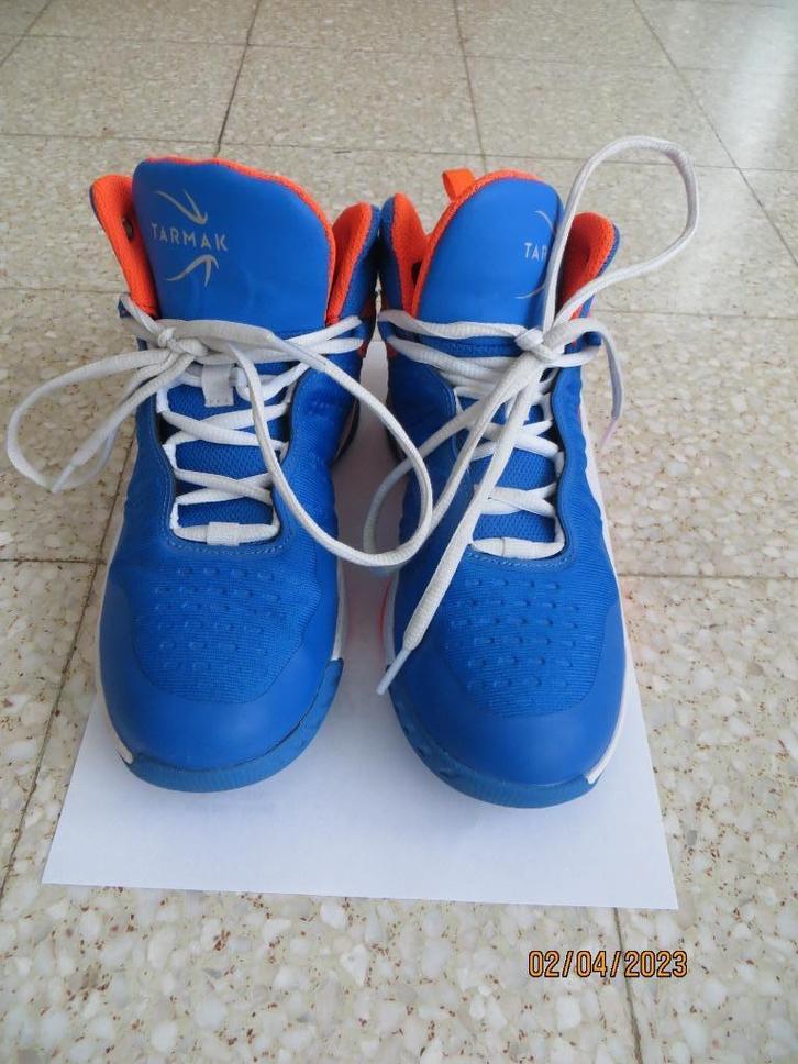 NIEUW basketbalschoenen maat 37, Sports & Fitness, Basket, Neuf, Chaussures, Enlèvement ou Envoi