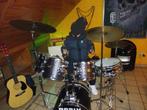Drum MOET DRINGEND WEG, Contacten en Berichten, Muziek maken en Bandleden