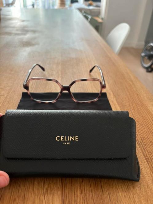 Optische bril +0,75 beide ogen + blauw lichtfilter Céline, Handtassen en Accessoires, Zonnebrillen en Brillen | Dames, Zo goed als nieuw