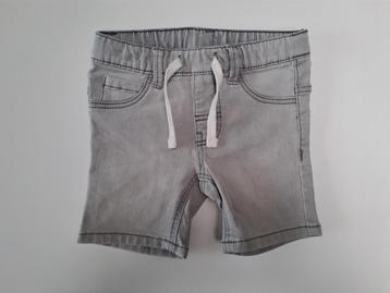 Mt 86 Lichtgrijze stretchdenim short beschikbaar voor biedingen