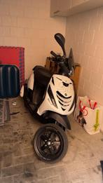 Piaggio zip 70cc a klasse MOET WEG, Fietsen en Brommers, Ophalen, Tweetakt, Klasse A (25 km/u), Zo goed als nieuw