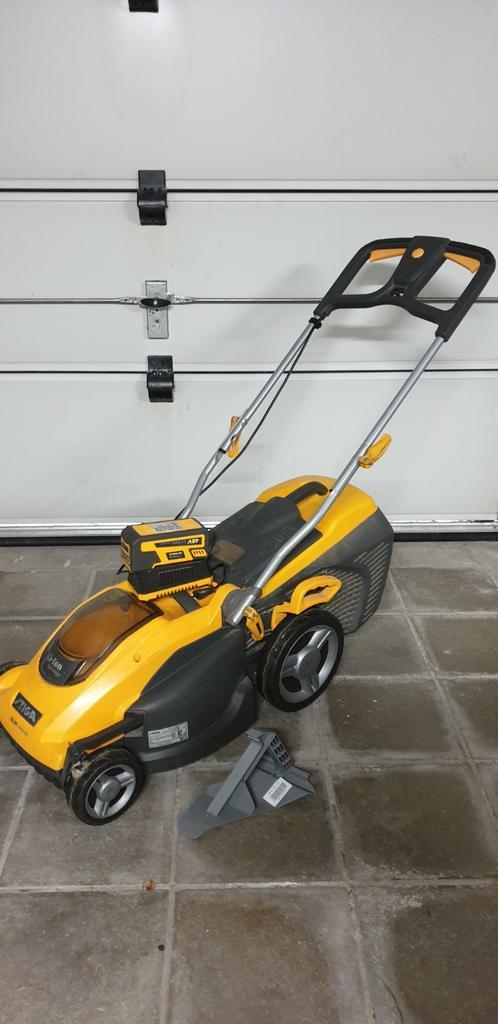 Stiga draadloze trimmer, Tuin en Terras, Grasmaaiers, Gebruikt, Ophalen