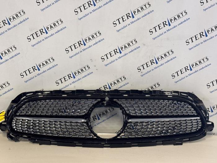 Calandre d'un Mercedes E-Klasse (9040), Autos : Pièces & Accessoires, Carrosserie & Tôlerie, Mercedes-Benz, Utilisé, 3 mois de garantie
