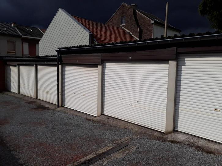 Garage a louer a Ans Montegnee, sec, propre, proche E40-E25, Immo, Garages en Parkeerplaatsen, Provincie Luik