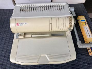 Bindmachine voor cursussen. Rexel CB290 Kunststof bindingen beschikbaar voor biedingen