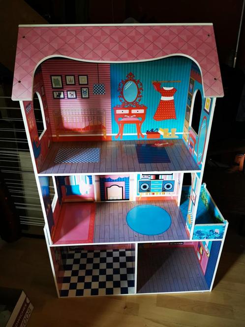 Maison de poupée Barbie en bois, Enfants & Bébés, Jouets | Maisons de poupées, Comme neuf, Maison de poupées, Enlèvement ou Envoi