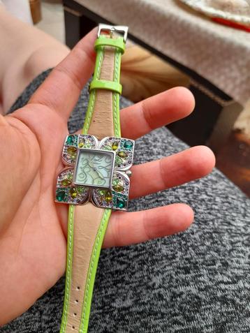 Rijkkleurige horloge Orphelia met crystals en in echt leder 