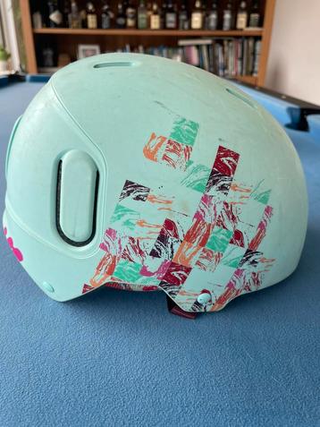 Skihelm meisjes beschikbaar voor biedingen