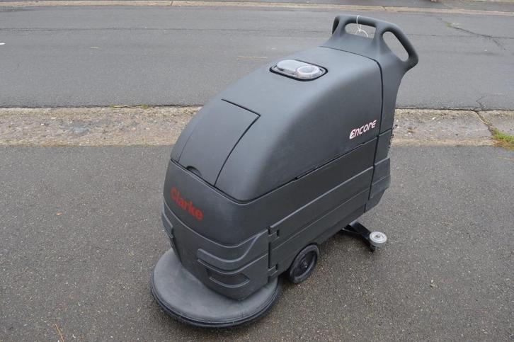 Clarke Nilfisk BA551 schrobzuigmachine, Zakelijke goederen, Machines en Bouw | Onderhoud en Reiniging, Ophalen