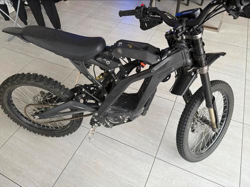 Surron 2022 light bee NL plaat, Fietsen en Brommers, Brommers | Crossbrommers, Zo goed als nieuw, Ophalen