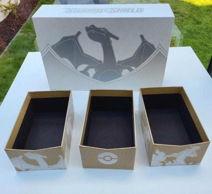 Pokemon Sword & Shield Ultra-Premium Collection - Charizard, Hobby en Vrije tijd, Verzamelkaartspellen | Pokémon, Gebruikt, Ophalen of Verzenden