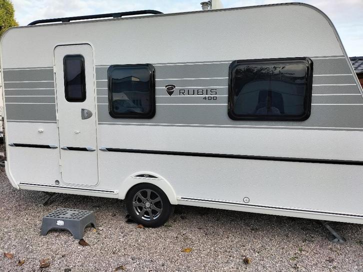 Caravan Rubis 4 m, Caravans en Kamperen, Caravans, Particulier, tot en met 4, 750 - 1000 kg, Standaardzit, Caravelair, Frans bed