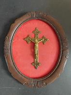 Crucifix en cadre oval, Enlèvement ou Envoi