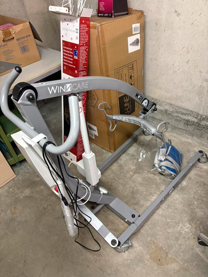 Tillift Winncare max 150kg, Diversen, Verpleegmiddelen, Zo goed als nieuw, Ophalen