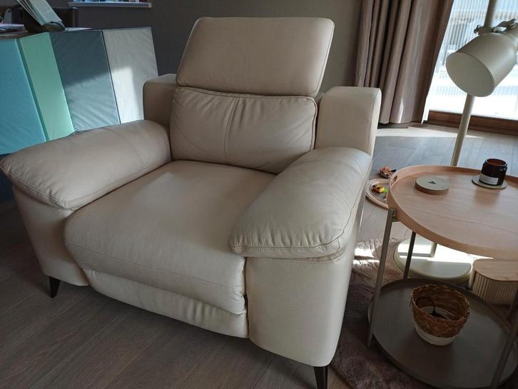 2 elektrische relax zetels in beige leer, Huis en Inrichting, Zetels | Zetels en Chaises Longues, Zo goed als nieuw, Leer, Ophalen