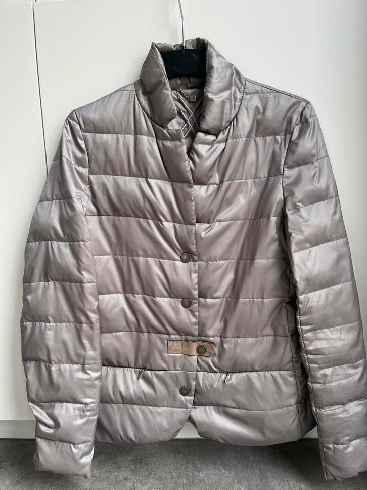 Xandres - Lichtgewatteerd donsvest - 36 - Greige, Kleding | Dames, Jassen | Winter, Maat 36 (S), Beige, Ophalen of Verzenden