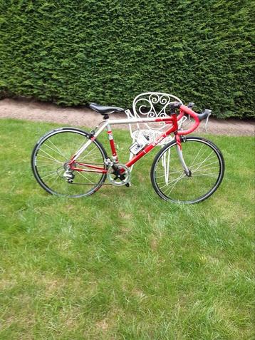 Koersfiets: B’twin Triban Junior Racefiets. Goede staat beschikbaar voor biedingen