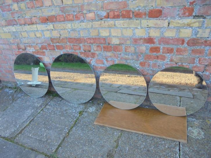 lot ronde spiegels 4 stuks, Huis en Inrichting, Woonaccessoires | Spiegels, Zo goed als nieuw, 50 tot 75 cm, Rond, Ophalen