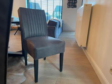 Stoelen beschikbaar voor biedingen