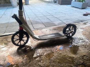Scooterscooter OXELO TOWN 9 EF SCOOTER VOOR VOLWASSENEN beschikbaar voor biedingen