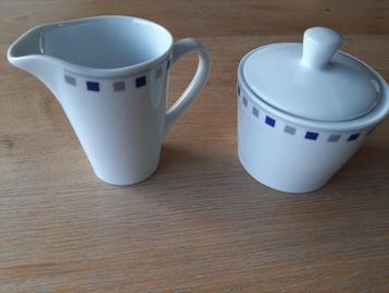 Melkkannetje en suikerpot beschikbaar voor biedingen