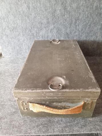 boite ancienne 3 beschikbaar voor biedingen