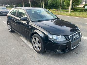 Audi a3 benzine met Kapot motor beschikbaar voor biedingen