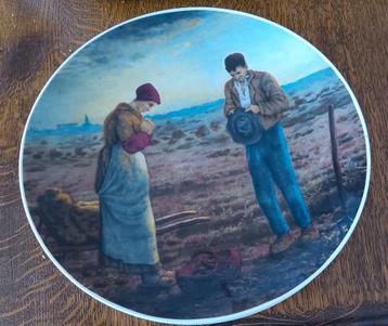 2 sierborden Angelus in keramiek  40 euro beschikbaar voor biedingen
