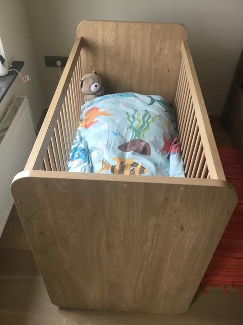 Babybed met kleerkast inclusief matras, Huis en Inrichting, Kasten | Kleerkasten, Zo goed als nieuw, Met deur(en), Met plank(en)