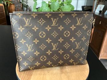 Louis Vuitton Toiletry Pouch 26 Monogram beschikbaar voor biedingen