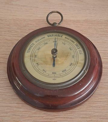 Aneroid barometer  beschikbaar voor biedingen