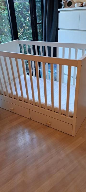 Baby ledikant 120x60cm met schuiven beschikbaar voor biedingen